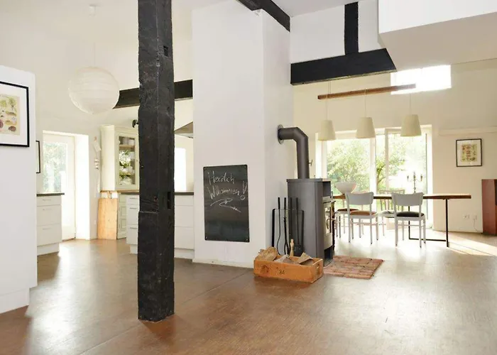 Reet-cottage Nahe Der Ostsee * Susel